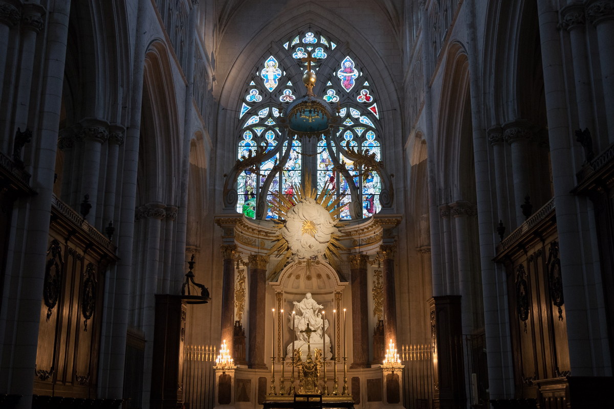 éclairage du Baldaquin de la Cathédrale de Luçon

Shantidas Riedacker, known for his work with Aluk Todolo, Diamatregon, and formerly Blacklodge, is set to release his first full-length solo album, Musique pour Ombres Mécaniques. This work will be available exclusively on vinyl on July 25, 2024, through WV Sorcerer Productions & Cavsas, a division of Cyclic Law.

Musique pour Ombres Mécaniques is a crafted soundtrack designed to accompany light and shadow installations. This album represents a departure from Shantidas' previous explosive and experimental works, delving into a more serene and contemplative soundscape. The music creates an atmosphere that is both immersive and introspective, inviting listeners to experience the interplay between light and shadow through sound. Experience the mesmerizing soundscapes of Shantidas as he bridges the worlds of music, light, and shadow with Musique pour Ombres Mécaniques.

Shantidas has carved a unique niche in the world of avant-garde and experimental music. His diverse career includes bold and innovative projects that push the boundaries of sound and performance. From his fiery experiments with firecrackers to his unconventional use of vinyl turntables and an electrified shopping cart, Shantidas is constantly exploring new frontiers in music. Now, he returns to his roots with the guitar to create an ambient and intimate sonic journey.

The album will be released on vinyl, emphasizing the tactile and analog nature of Shantidas' artistic vision. This format is not only a nod to the traditional roots of music consumption but also enhances the auditory experience, allowing listeners to fully appreciate the nuances and textures of the soundscapes created.

WV Sorcerer Productions & Cavsas (a division of Cyclic Law), are known for supporting artists who challenge conventional genres and push the limits of musical creativity. This partnership with Shantidas is a testament to their commitment to fostering innovative and avant-garde music.



▼

Album of Inselberg (bassist of Aluk Todolo) also available:
wvsorcerer.bandcamp.com/album/voyage-d-hiver  
crédits
paraît le 25 juillet 2024

Shantidas Riedacker:
Guitars Lado Falcon, Lado Superfalcon, and Jacobacci Studio II
Amplifiers Fender Twin Reverb & Fender Bassman

Voyage, recorded at Studios Blast, 19th May 2023
Horizon, recorded at Studios Blast, 26th November 2022

Mastering by Frédéric Arbour
Illustrations by Julia Dantonnet
Photography with collodion wet plate process by Yanick Burgund


© & ℗ WV Sorcerer Productions & Cavsas 2024
www.facebook.com/wvsorcerer
www.youtube.com/c/wvsorcerer
Instagram: @wv_sorcerer_productions
巫唱片

www.facebook.com/cycliclaw
cycliclaw.com
www.facebook.com/shantidas.solo
shantidas.bandcamp.com
Instagram: @cycliclaw @shantidaslight @aluk_todolo_official @amortout 
